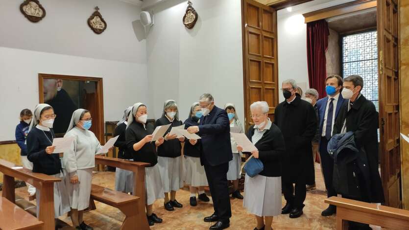 La comunità di Villa Rosa accoglie il nuovo vescovo Piazza